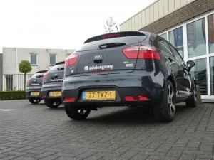 Belettering op nieuwe auto