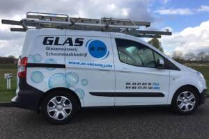 glas-enzo-glazenwasserij-bedrijfswagen